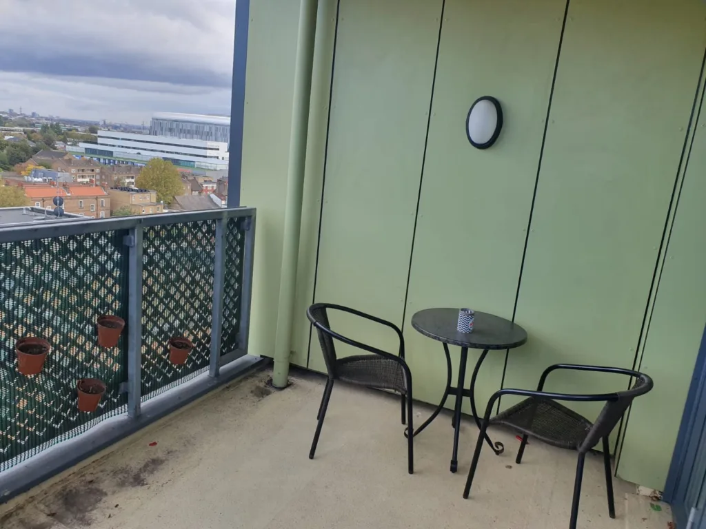 37 Rivers Apartments, N17 13 balcony 1024x768 jpg