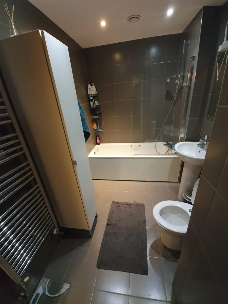 37 Rivers Apartments, N17 12 bathroom 768x1024 jpg