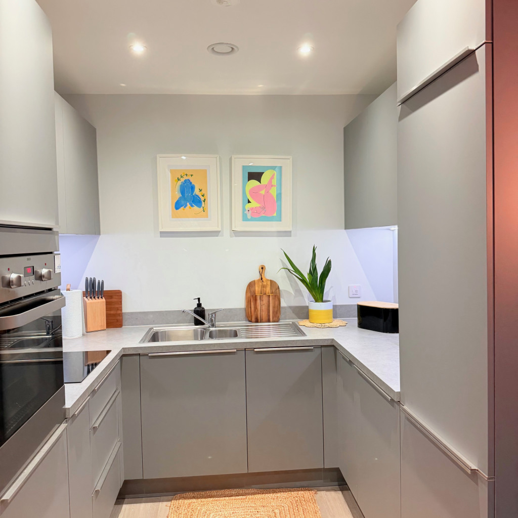 41 Millstream Tower, N17 4 IMG 2477 1