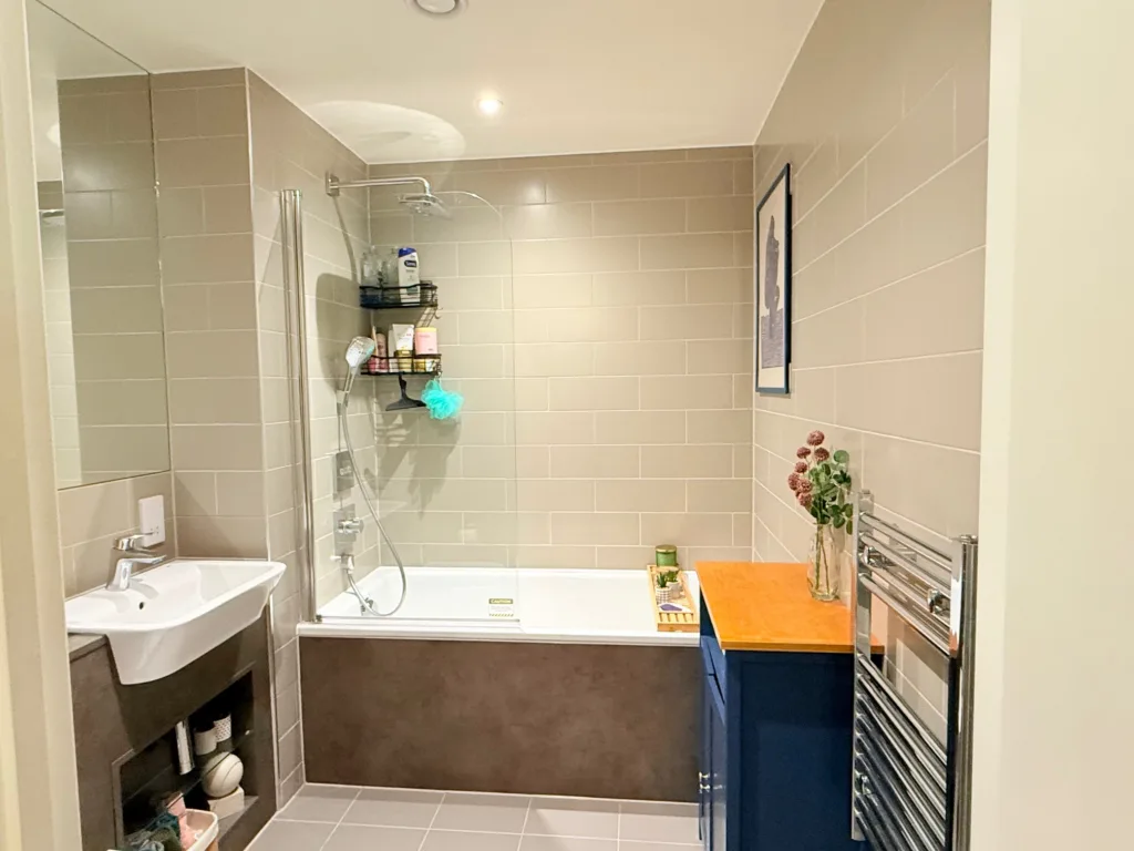 41 Millstream Tower, N17 8 IMG 2640 1024x768 jpeg